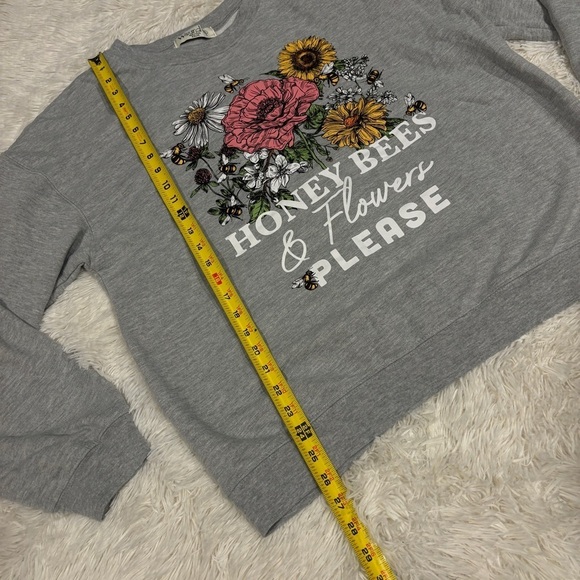 Honey Bees Please Juniors Graphic LS Sweatshirt Plus Size XXL - Picture 5 of 10